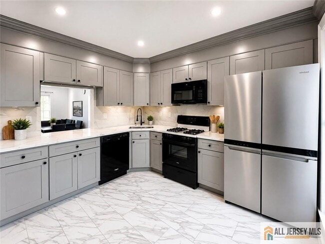 102 Goodwin Dr