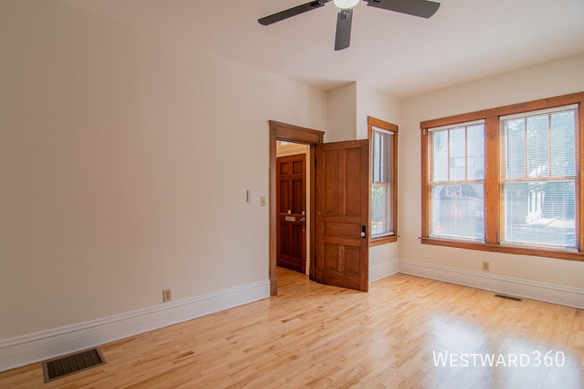 Photo - 3356 N Kenmore Ave Unit 1