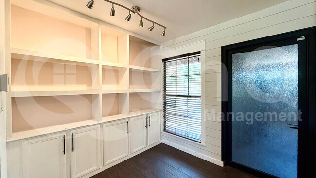 Photo - 5702 W Royal Palm Rd