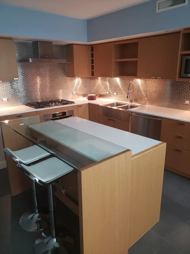 1168 Richards St Unit Furnished 1 Bedroom + Den Townhouse