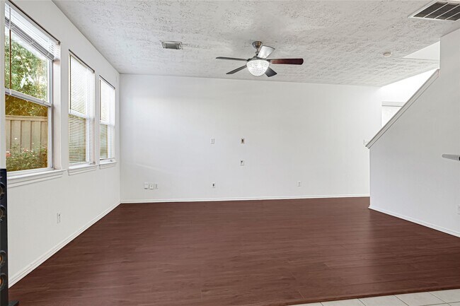 Photo - 16106 Greenport Ln