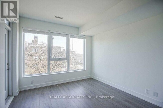 Photo - 6 Parkwood Ave Unit 307