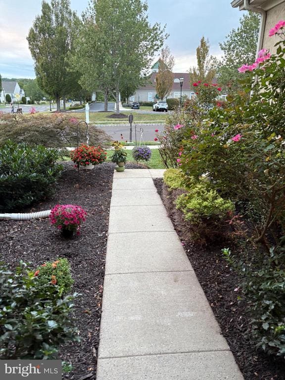 Photo - 950 Nathaniel Trail