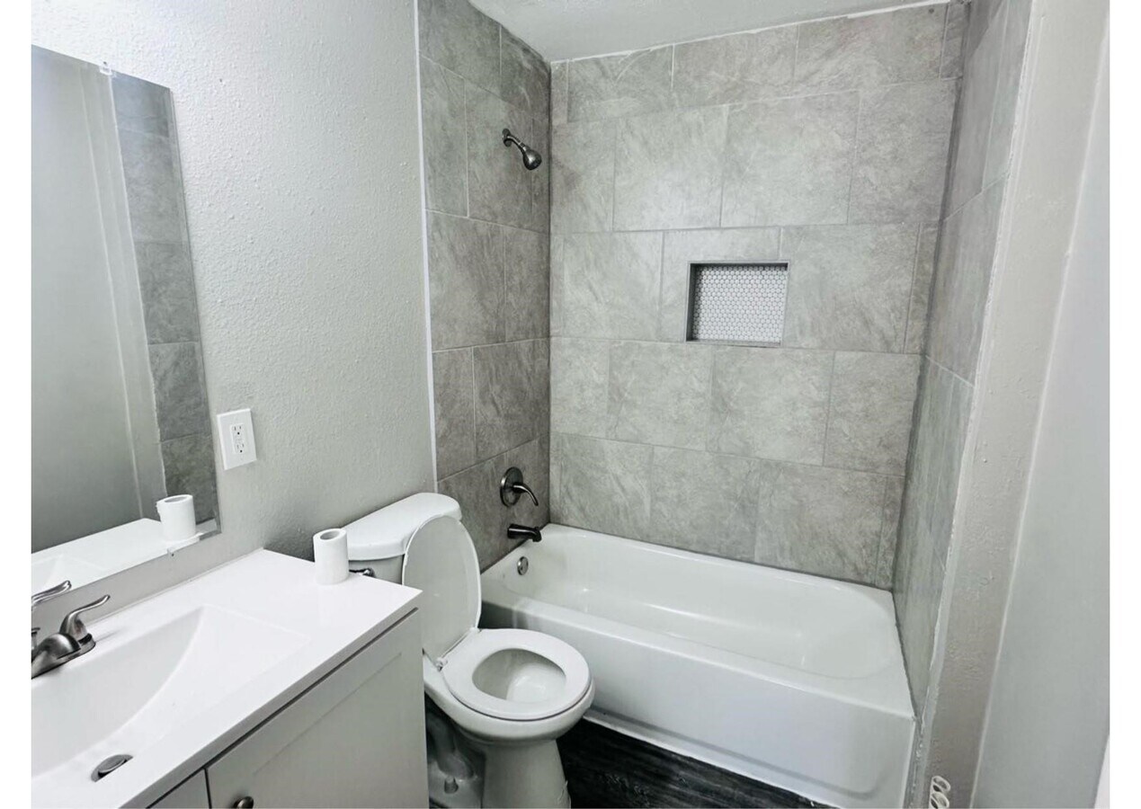 Photo - 4914 Kelso St