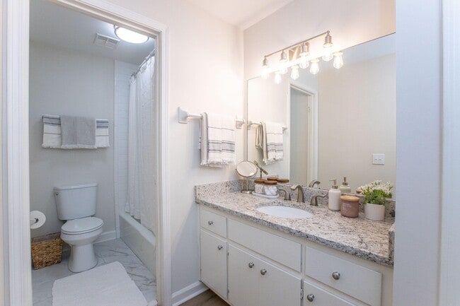 Photo - Western Hills Apartments