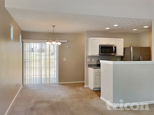 Photo - 175 Meadowridge Dr