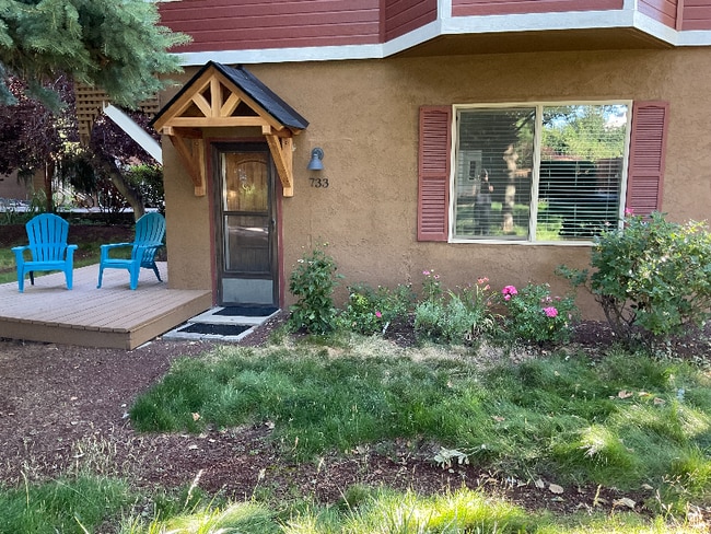 Building Photo - 733 E Warm Springs Ave Rental