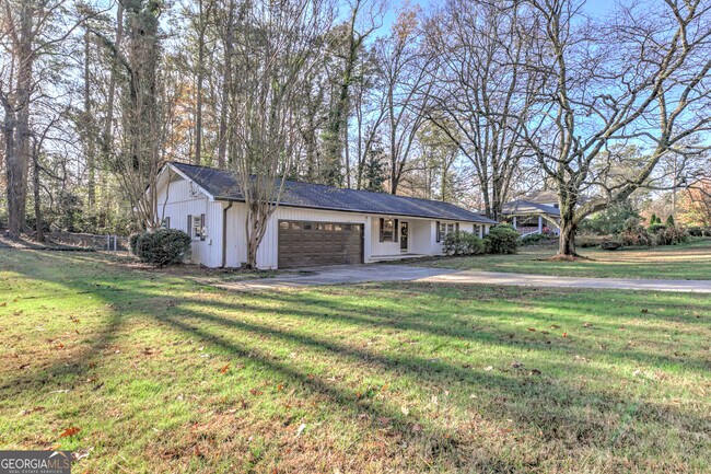 Photo - 465 Windsor Parkway