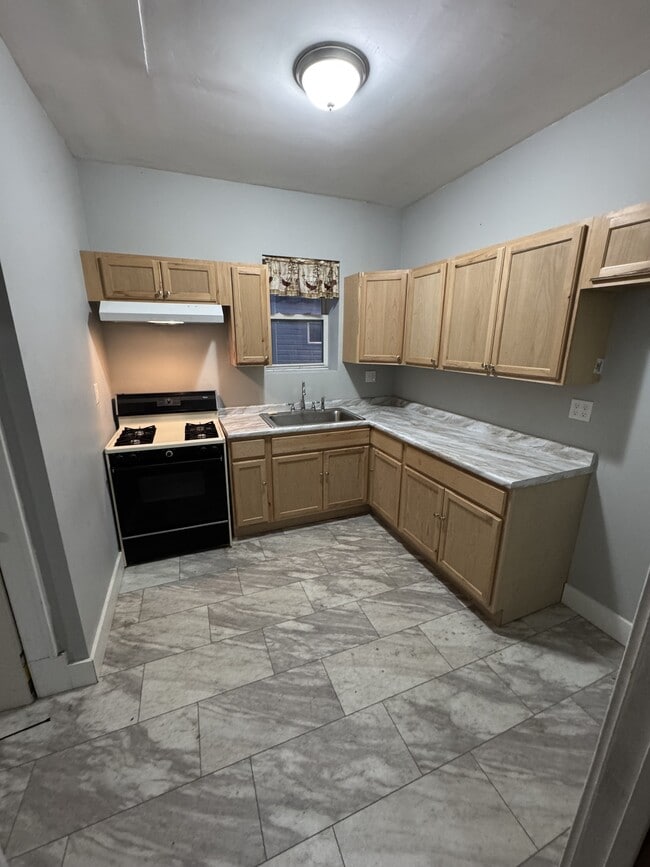 Photo - 459 N Main St