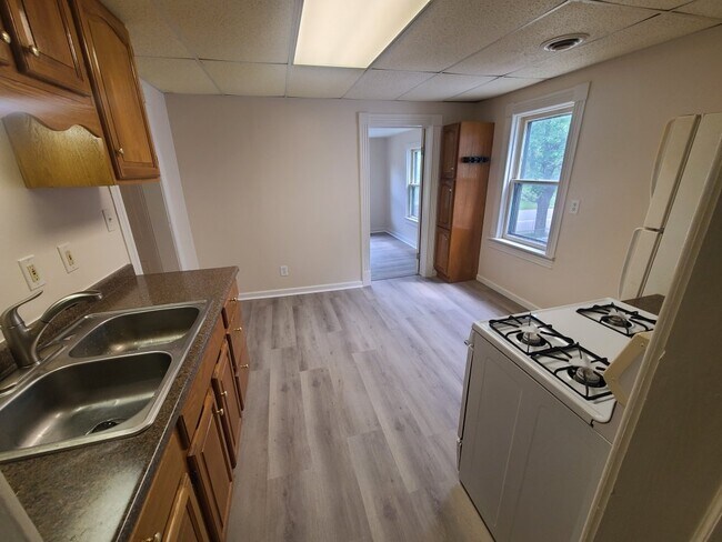 1046 W 1st St Unit Floor 2