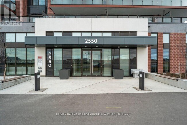 Photo - 2550 Simcoe St N Unité 1605