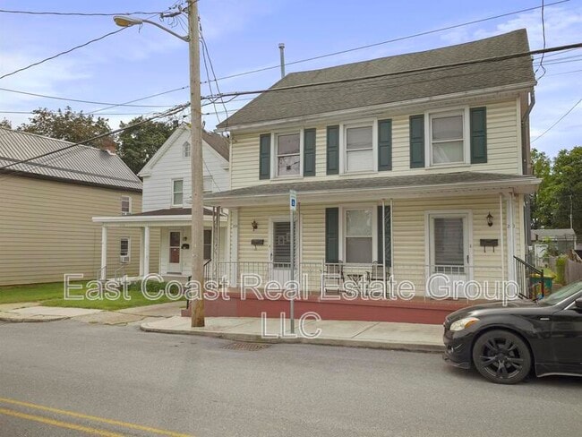 Photo - 258 W King St