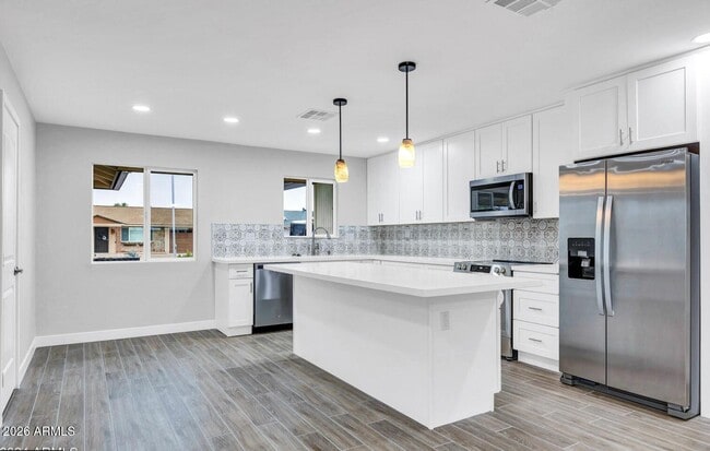 Building Photo - 10602 W Cumberland Dr