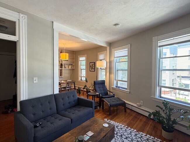 Photo - 162 Hampshire St Unit 3
