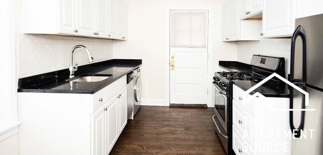 Photo - 3820 N Greenview Ave Unit 3W