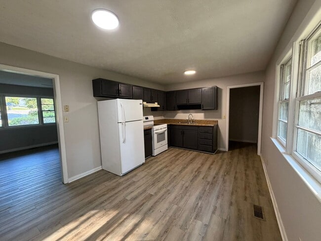 Photo - 745 Rustland Dr