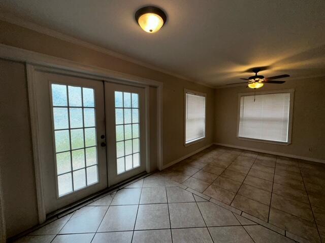 Photo - 184 Benchor Rd NW