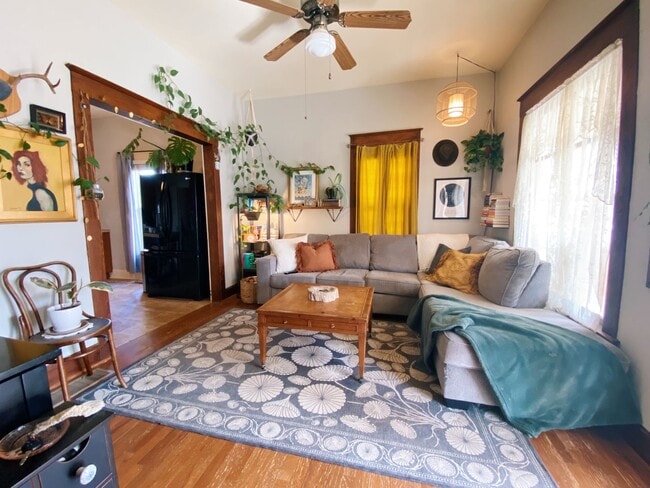 Photo - Charming 2 Bedroom bungalow in Old Town Fort Collins!