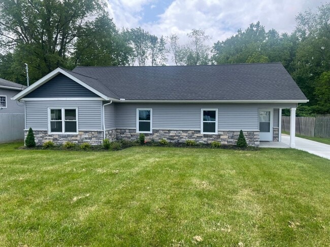 Completely remodeled 3 bedroom 1 bath house - Completely remodeled 3 bedroom 1 bath house
