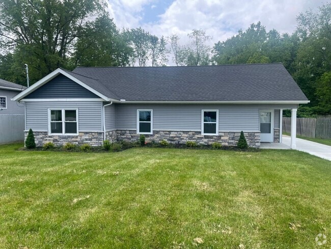 Building Photo - Completely remodeled 3 bedroom 1 bath house