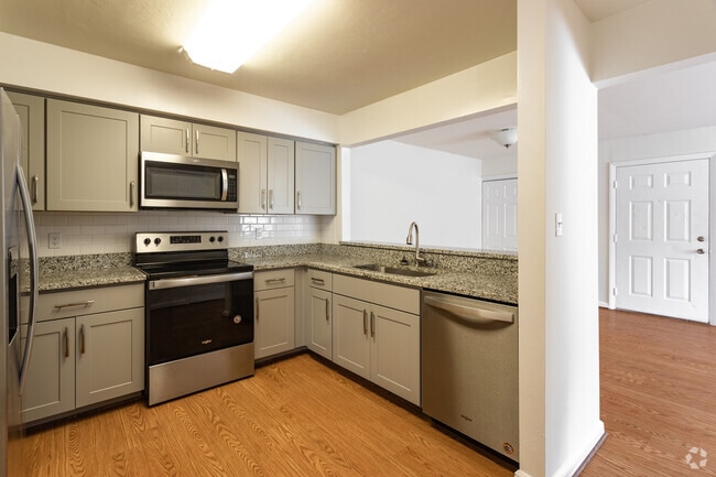 2HAB,2BA - 1,000 ft² - Ocean Trace Apartments