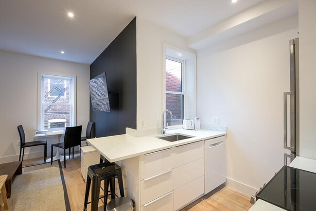 Photo - 1804 S St NW Unidad ID650P