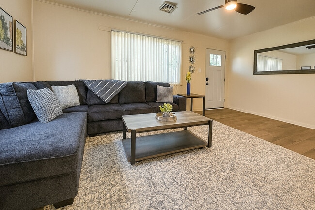 Building Photo - 517 Davidson St Unit ID1328971P