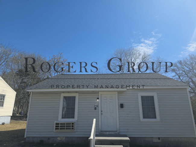 Photo - 758 David St