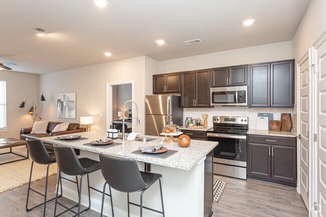 2 BR, 2 BA - 1081 SF
