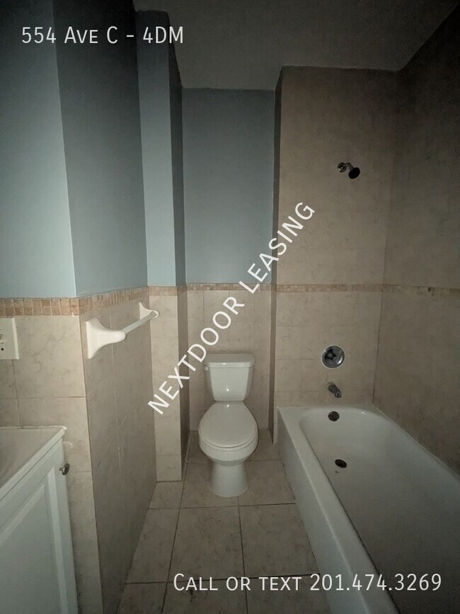 554 Ave C-4DM