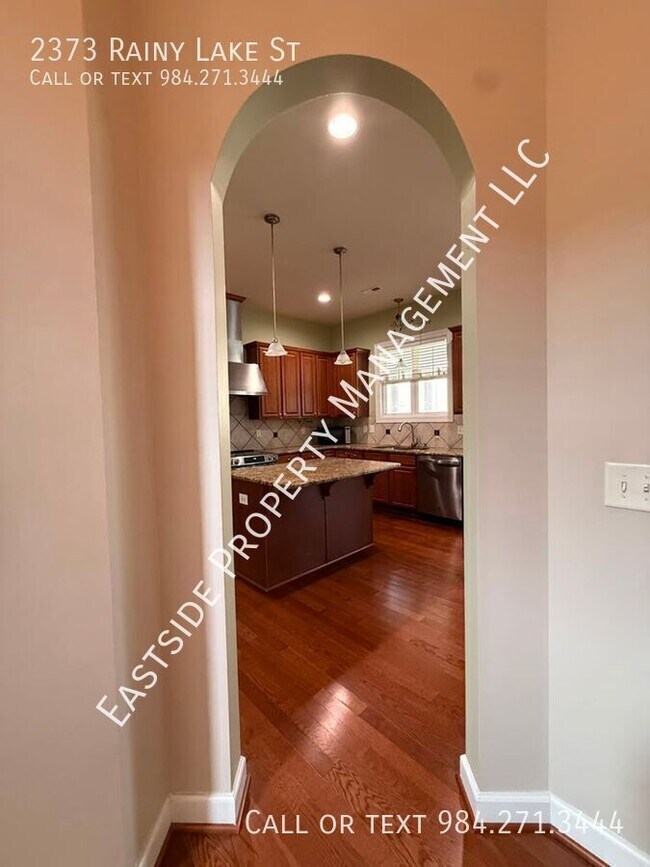 Photo - 2373 Rainy Lake St