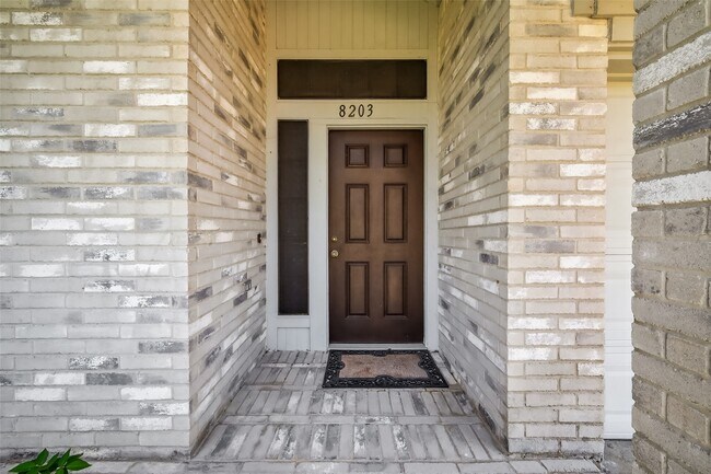 Photo - 8203 Paddington Pl Dr