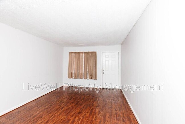 Photo - 8017 1st Ave S