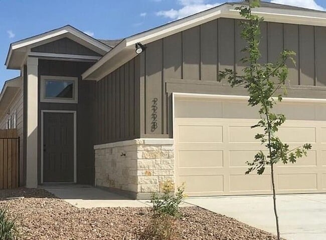 Building Photo - Luxury 3 Bed-2 Bath Duplex in NBTX! Rental