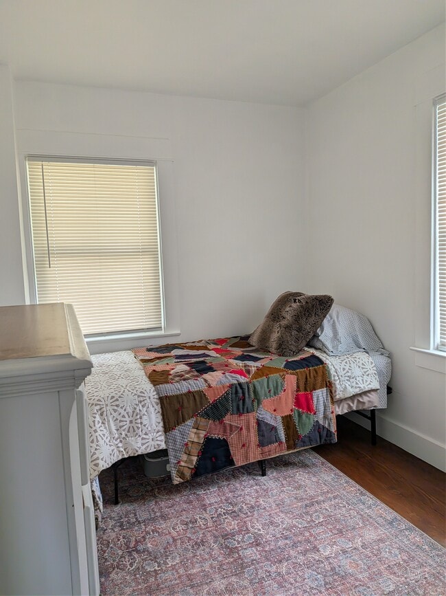 Photo - 2052 Hamilton Rd