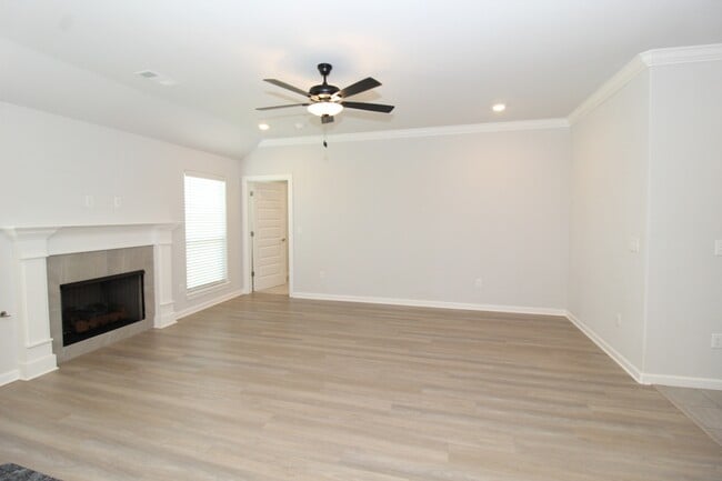 Photo - 263 W Tyler Rd House