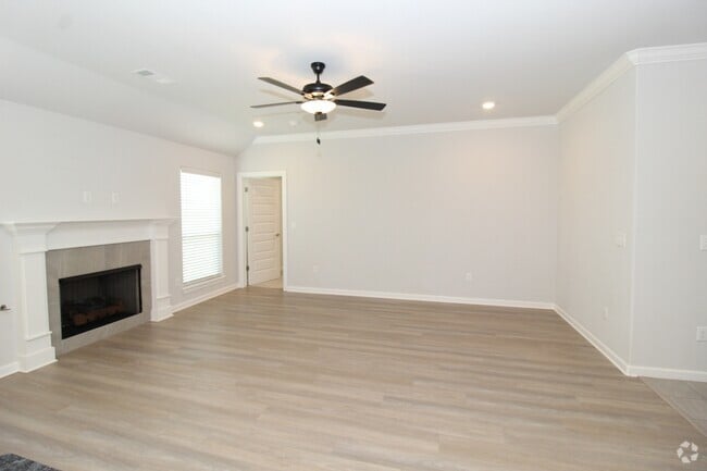 Building Photo - 263 W Tyler Rd Rental