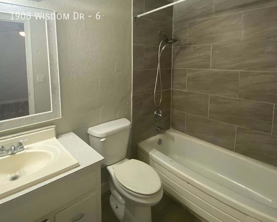 Photo - 1908 Wisdom Dr Unidad 6