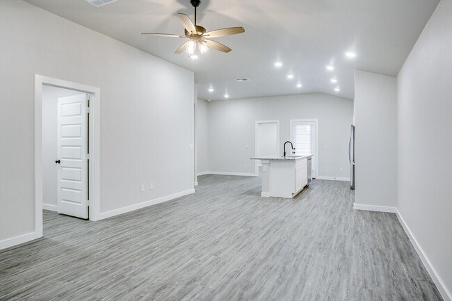 Photo - 10518 Abbeville Ave