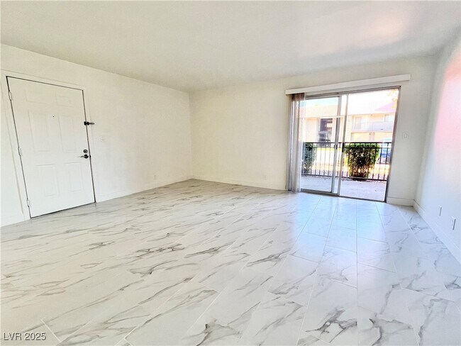 Photo - 5161 River Glen Dr Unit 147