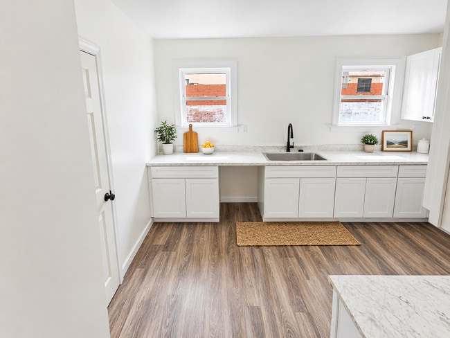 Photo - 2509 Gladstone St