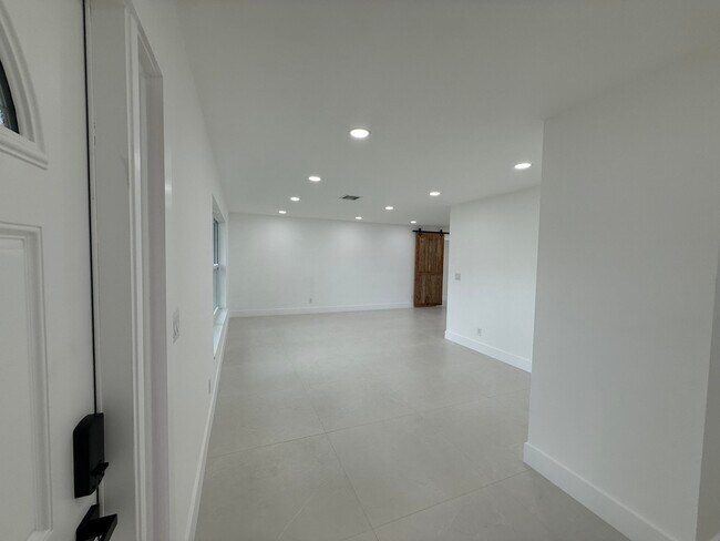Photo - 137 Alcazar St
