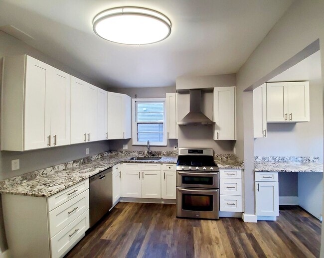 Building Photo - 630 S Howes St Unit Whole House