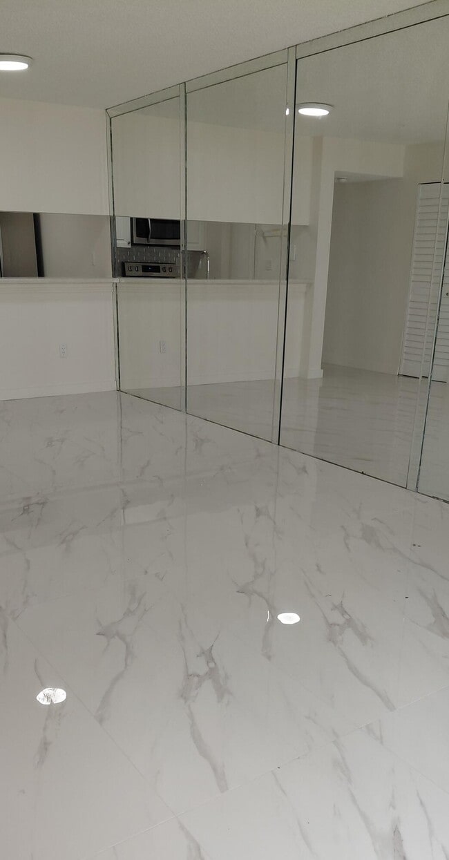 Photo - 18276 Mediterranean Blvd Unit 4-6