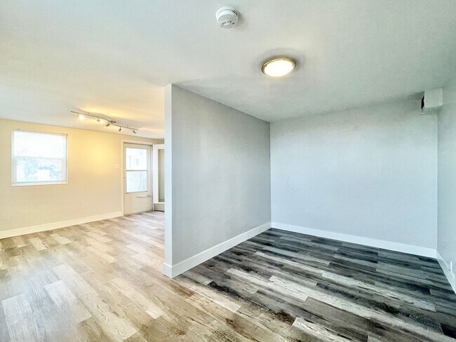 Photo - 415 N Main St Unit 415 N.