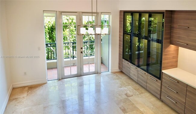 Photo - 615 Santander Ave