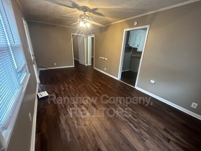 Photo - 916 Monroe Ave Unit **Section 8 WELCOME!