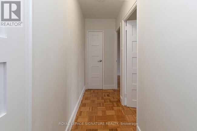 Photo - 2 Grandstand Pl