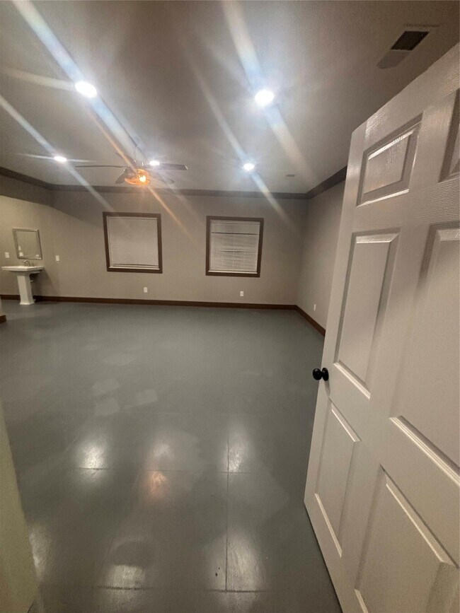 Photo - 9480 Plum Grove Rd