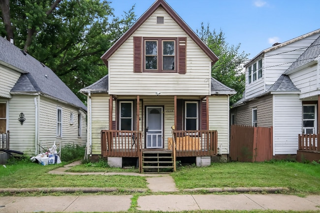 Building Photo - 2210 W Wiswall St Rental